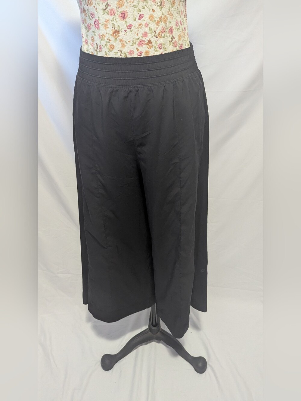 Lululemon Black Wide Leg Pull-On Pants Size 10